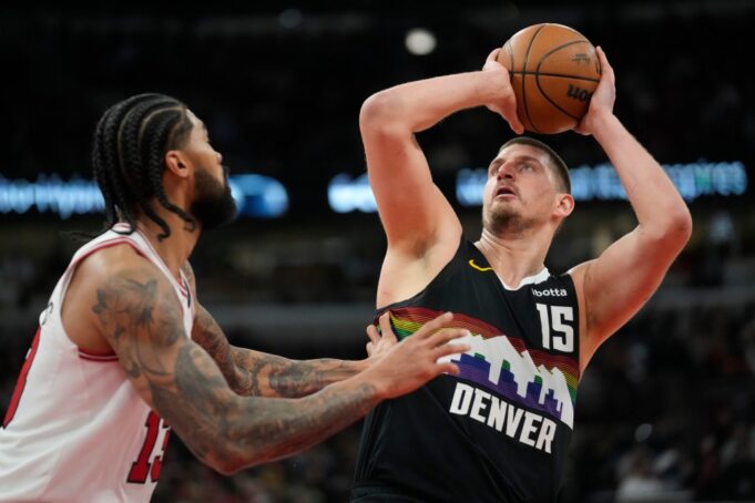 Nikola Jokic supera a Oscar Robertson con el triple-doble número 182 en la victoria de los Nuggets