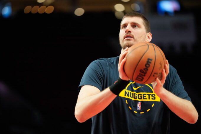 La lesión en la muñeca de Nikola Jokic se disipa en una actuación de recuperación