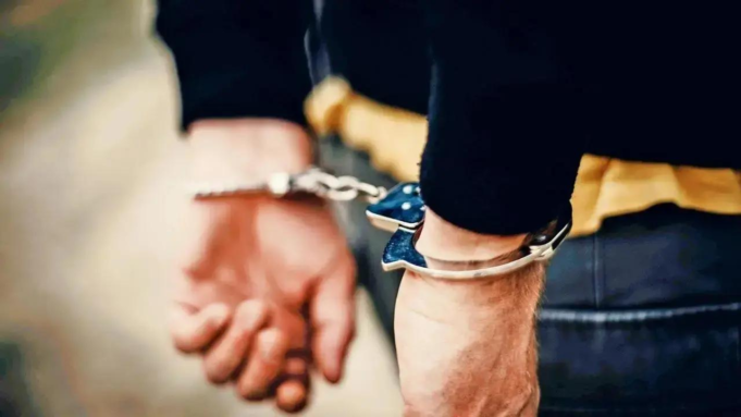 La policía de Palghar incauta 2.965 kg de marihuana durante una redada en una granja y dos hombres arrestados