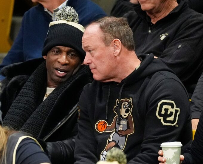La extensión de contrato de 5 años y 54 millones de dólares de Deion Sanders con CU Buffs no ha envejecido bien