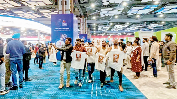 Cuatro trabajadores del Congreso de la Juventud arrestados por protestar en la cumbre de AI, la policía busca una investigación