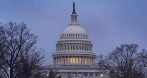 Los demócratas piden al gobierno que reembolse miles de millones en dinero arancelario de Trump