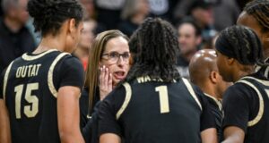 El baloncesto femenino de Colorado visita Houston