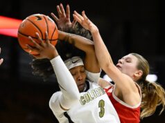 Partido de baloncesto femenino de los Colorado Buffaloes contra los Utah Utes
