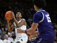 Los aficionados de CU derrotan a TCU