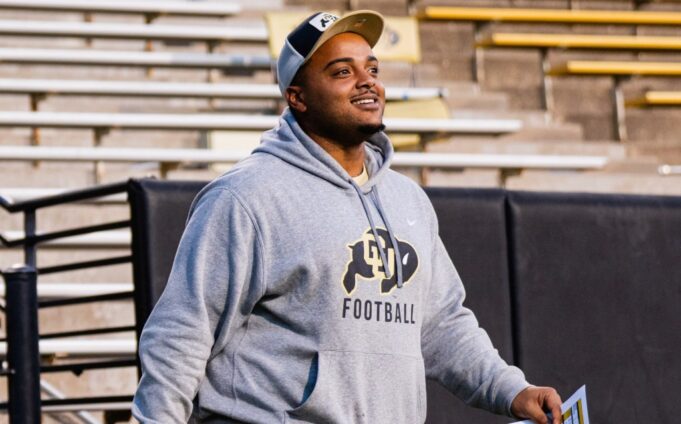 Dante’ Carter será el nuevo entrenador de línea defensiva de Colorado