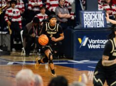 El baloncesto femenino de los Colorado Buffs se jugó en Arizona el martes