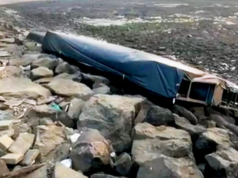 Los residentes de Carter Road protestan contra 35 vallas LED; residentes banderan dumping