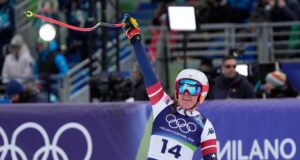Raedler y Huber de Austria ganan por equipos combinados, Shiffrin y Johnson de EE. UU. cuartos