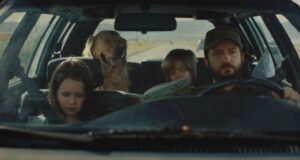 Un desgarrador favorito del festival John Magaro Anchors