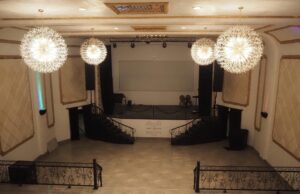 El teatro South Broadway en Denver sale de la quiebra y la ejecución hipotecaria