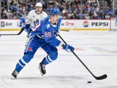 La estrella de Avalanche, Martin Necas, busca una nueva era dorada para el hockey checo