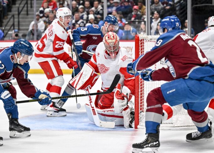 Red Wings se venga y le da a Avalanche la primera blanqueada de la temporada