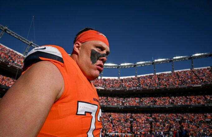 El LT de los Broncos, Garett Bolles, gana el premio comunitario Alan Page de la NFLPA