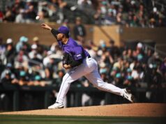 Antonio Senzatela de los Rockies de Colorado prueba la filosofía de menos bolas rápidas