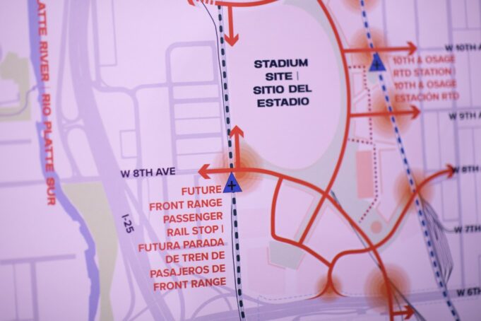 Propietarios de los Broncos, no olviden el estacionamiento para los fanáticos en Burnham Yard
