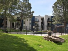 Los apartamentos Raven en Denver están plagados de falta de calefacción y cucarachas, según alega una demanda