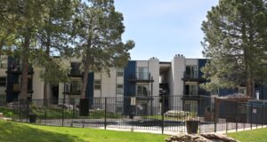 Los apartamentos Raven en Denver están plagados de falta de calefacción y cucarachas, según alega una demanda