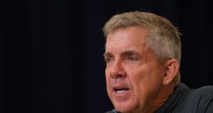 El gerente general de los Broncos, George Paton, quiere volver a contratar a Alex Singleton y Justin Strnad