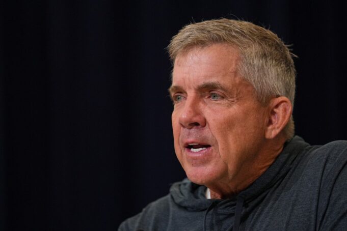 El gerente general de los Broncos, George Paton, quiere volver a contratar a Alex Singleton y Justin Strnad