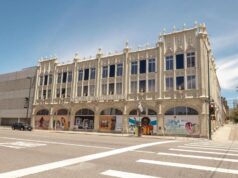 El edificio del Denver Sports Castle está en la mira del minorista evo con sede en Seattle