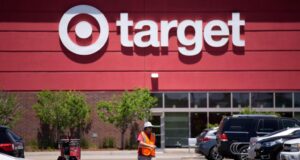 El condado de Douglas aprueba una medida que exige a los minoristas denunciar delitos