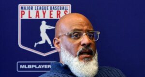 Tony Clark renuncia como jefe del sindicato de jugadores de la MLB, dice fuente de AP