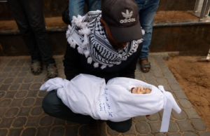 El fuego israelí en Gaza mata a 17 personas; Soldado de las FDI muere tras ataque militante