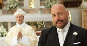 Películas para ver esta semana: el regreso de la comedia romántica de Kevin James, el drama religioso de Amanda Seyfried, el misterio rave y el doco desgarrador