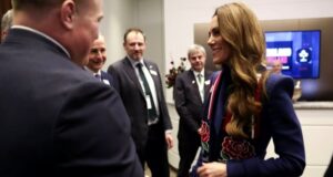 Kate hace su primera aparición pública desde el arresto de Andrew