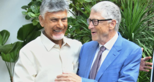 Bill Gates visita el Centro de la Sociedad de Gobernanza en Tiempo Real en la Secretaría de Andhra