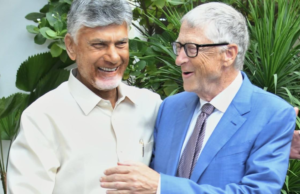 Bill Gates visita el Centro de la Sociedad de Gobernanza en Tiempo Real en la Secretaría de Andhra