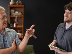 Simon Burke protagoniza la producción del 50 aniversario en Belvoir