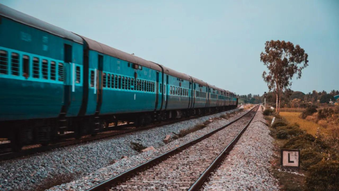 Los ferrocarriles ordenan a los funcionarios que reemplacen las tazas encadenadas con rociadores de chorro en los baños