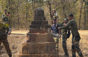 La policía de Gadchiroli demuele 44 monumentos maoístas en una operación especial
