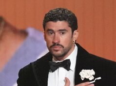 Actualizaciones EN VIVO de los Grammy 2026: Bad Bunny gana el álbum del año mientras los artistas hablan en contra de ICE