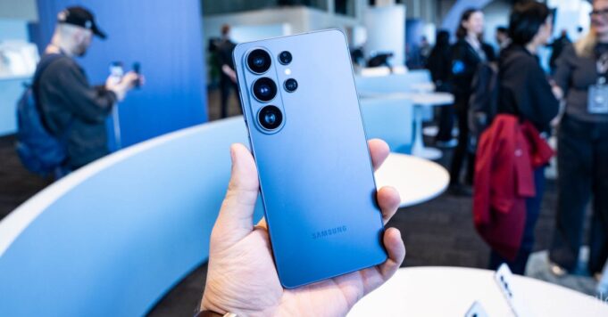 Samsung muestra almacenamiento UFS 5.0 dos veces más rápido para teléfonos emblemáticos