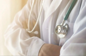 Primera prueba mundial por punción en el dedo para ampliar el acceso al diagnóstico de la hepatitis B