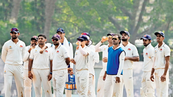 Dilip Vengsarkar critica el pobre campo de Mumbai después de la salida del Trofeo Ranji