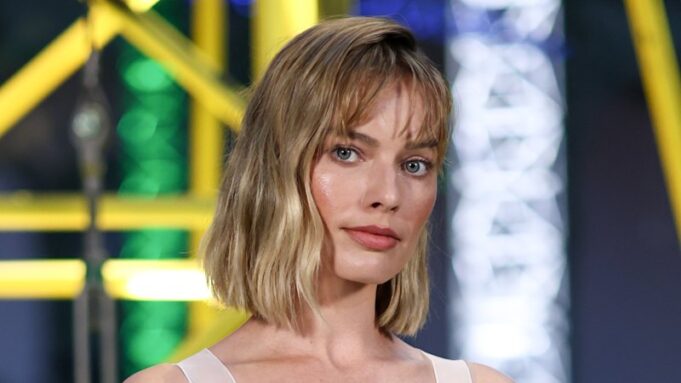 Looks vividos, partes laterales y labios atrevidos de las pasarelas del hemisferio norte