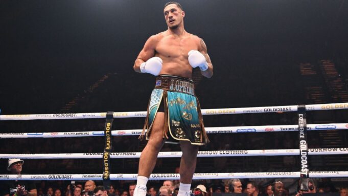 Opetaia derrota a Glanton por el cinturón inaugural de peso crucero de Zuffa