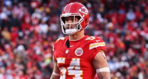 Fuente: Leo Chenal acuerda contrato de 3 años con Commanders