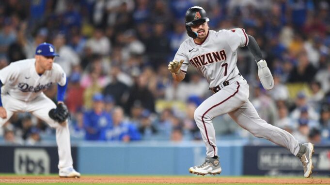 Carroll de los D-backs hace su debut en la primavera y dice que su mano “se sintió bien”
