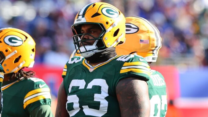Fuente: El ex-Packers LT Rasheed Walker acepta unirse a Panthers