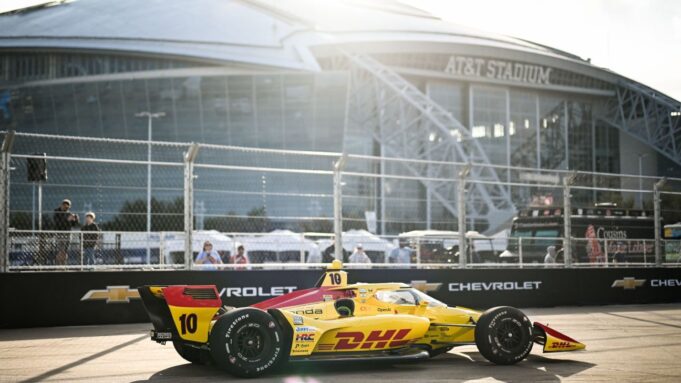 Correr por los estadios de los Cowboys y los Rangers era justo lo que IndyCar necesitaba