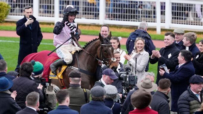 Festival de Cheltenham 2026: Home By The Lee gana Stayers’ Hurdle, Heart Wood triunfa en Ryanair Chase, como sucedió