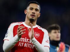 William Saliba, del Arsenal, se retira de la selección francesa por lesión de tobillo