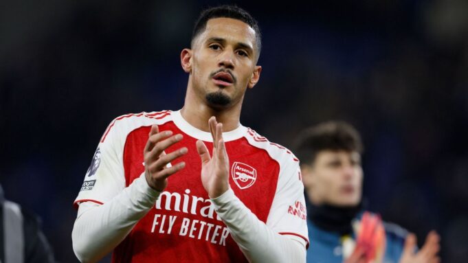 William Saliba, del Arsenal, se retira de la selección francesa por lesión de tobillo
