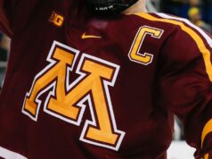 Minnesota presenta a Greg May como nuevo entrenador de hockey femenino