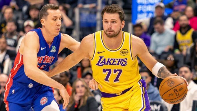 Los Lakers elogian la resiliencia del equipo al perder ante los Pistons